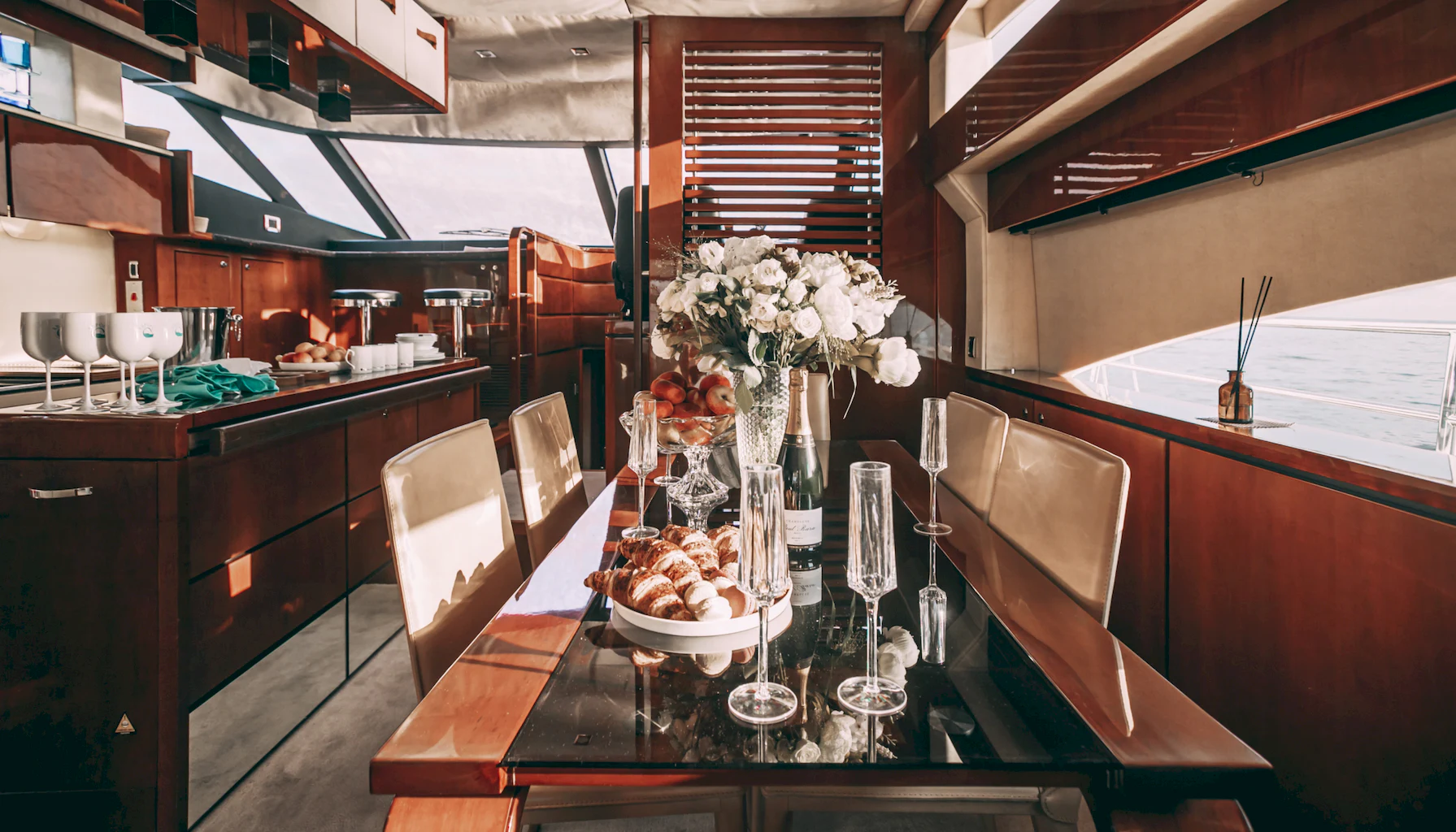 Fairline Squadron 68 (Аврора) image- 20